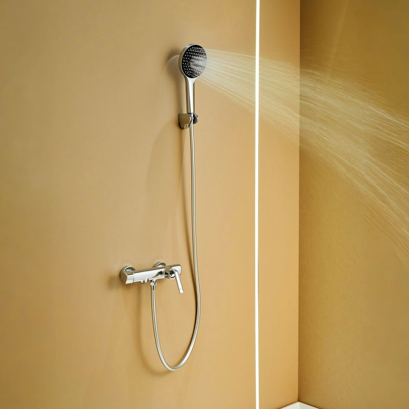 Σετ ντους από ορείχαλκο για τοίχο, με κεραμικό δίσκο βαλβίδας, παγκόσμιο έδρα βαλβίδας και λειτουργία με κλειδί