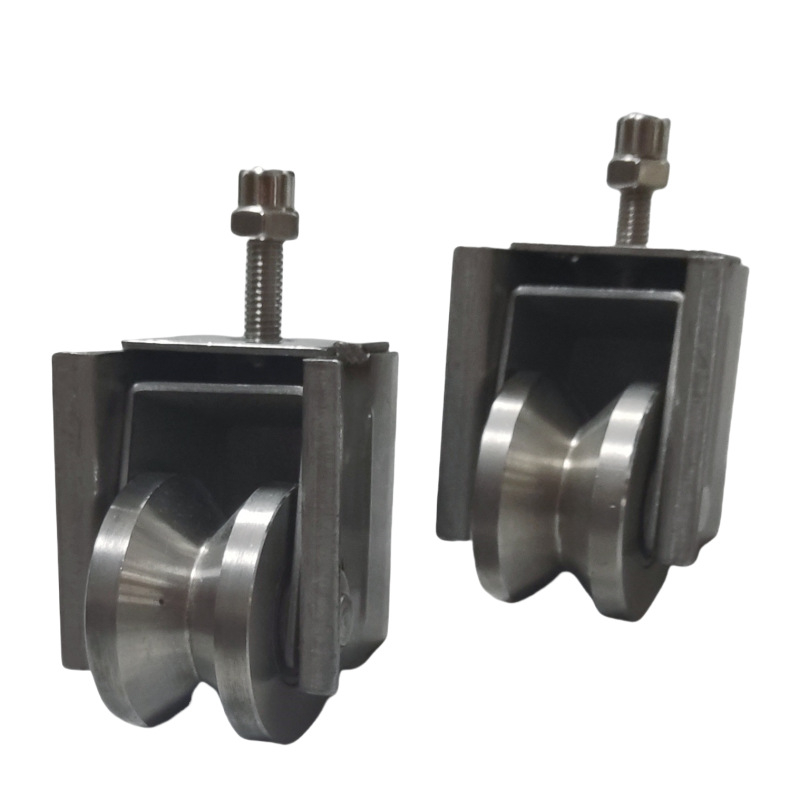 Prilagodljiva kutna kotač za klizna vrata — nehrđajući čelik/nylon; debljina stijenke 1,5; polumjer žlijebova užeta 16; izrada po nacrtima; pogodno za transport vrata i prozora