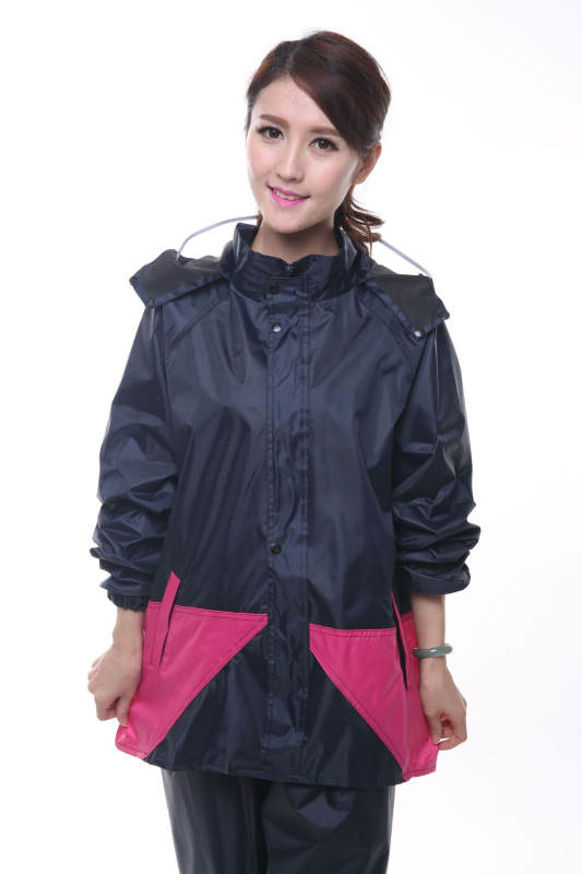 Motorkerékpáros esőponcho - Stílus: Felosztott poncsó; Szövet: Oxford anyag; Vízálló réteg: PVC ragasztó; Alkalmas felnőtteknek; Testreszabás: Igen