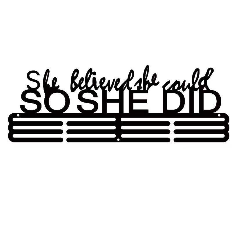 Metalni zidni stalak za medalje s više kuka, skandinavski stil