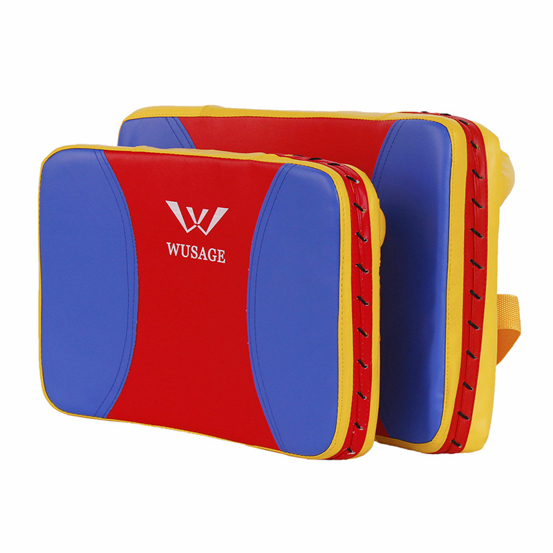 Taekwondo cilj za stopalo s zakrivljenim bočnim udarcem i ciljem za prsa za sparing, s ručnim zahvatom, model WSR-6018, PVC+EVA, 400 g, Marka Wusage/Sage