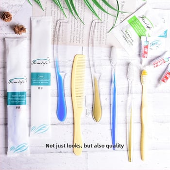 одноразов шестчленен комплект за четки за зъби и тоалетни принадлежности, пластмасов материал (PE), печатано лого, възможност за персонализация, срок на годност 36 месеца