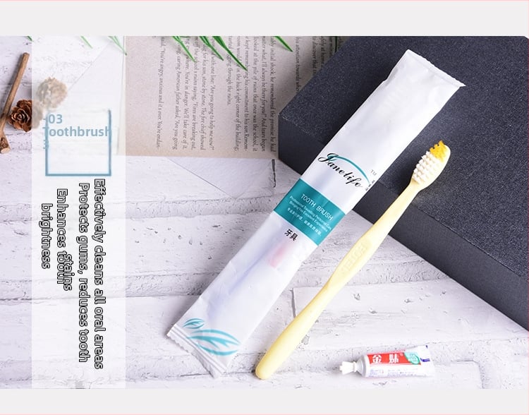 одноразов шестчленен комплект за четки за зъби и тоалетни принадлежности, пластмасов материал (PE), печатано лого, възможност за персонализация, срок на годност 36 месеца