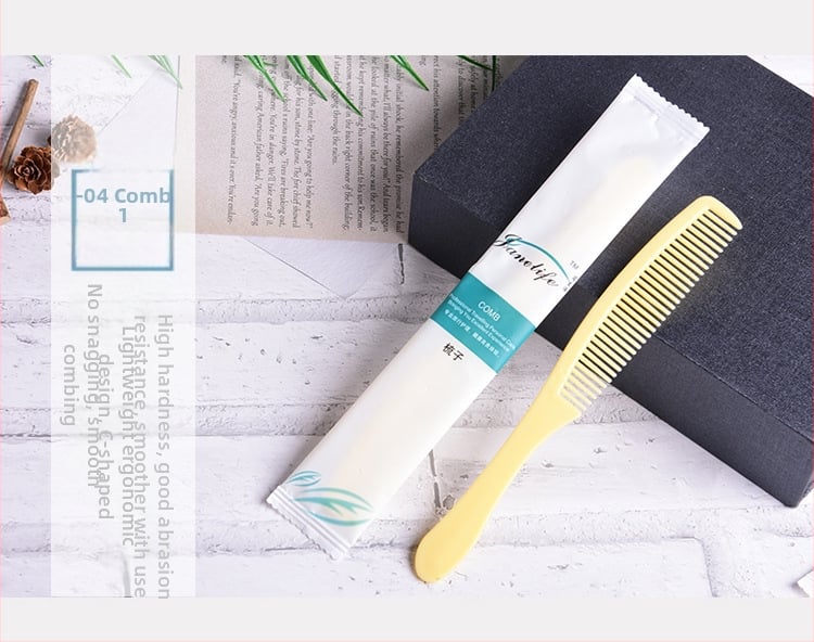 одноразов шестчленен комплект за четки за зъби и тоалетни принадлежности, пластмасов материал (PE), печатано лого, възможност за персонализация, срок на годност 36 месеца