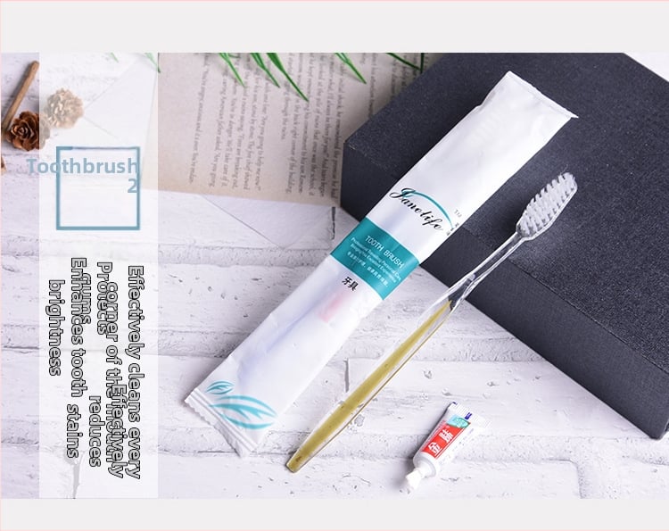 одноразов шестчленен комплект за четки за зъби и тоалетни принадлежности, пластмасов материал (PE), печатано лого, възможност за персонализация, срок на годност 36 месеца