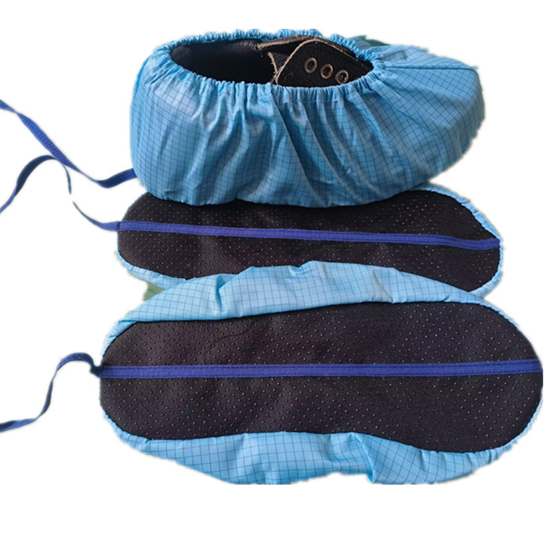 Textil cipővédők logóval hímzéssel, újrahasználhatóak, csúszásmentes, kopásálló és szennyeződés elleni védelem