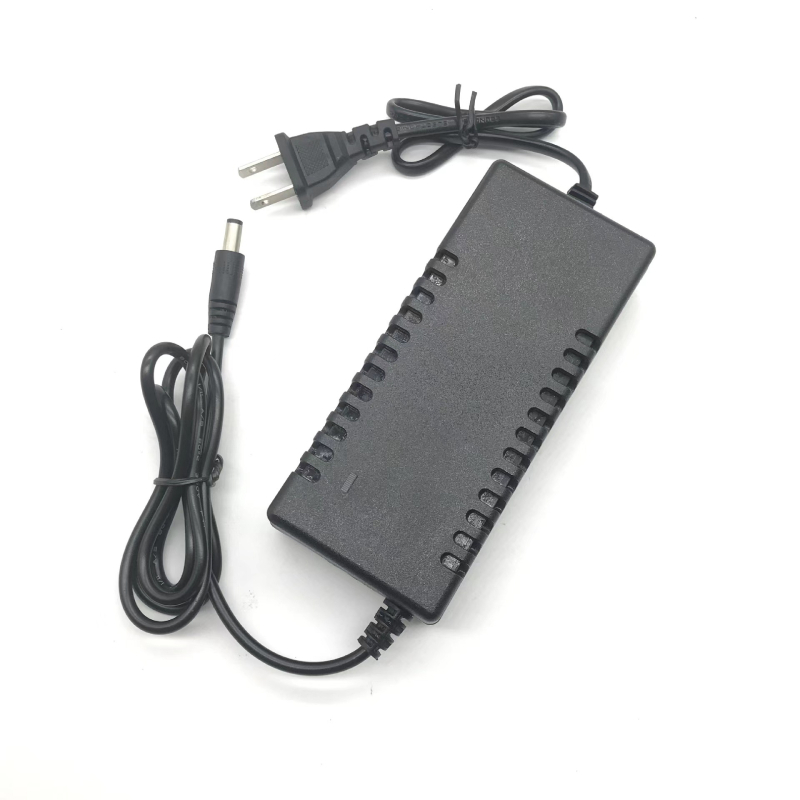 Punjač litijskih baterija 18650, serija 12.6V3A / 16.8V3A / 21V2A, unos 110-240V AC, izlaz 12.6V 3A