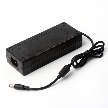 54,6V 2A lítiumakkumulátor töltő, 13-sorozatú polimer intelligens töltő; bemenet AC100-240V; kimenet DC54.6V2A; sorozat 54.6V; transzformátor réz; IC Tongjia 7575