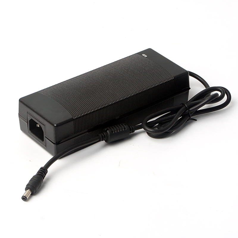 54,6V 2A lítiumakkumulátor töltő, 13-sorozatú polimer intelligens töltő; bemenet AC100-240V; kimenet DC54.6V2A; sorozat 54.6V; transzformátor réz; IC Tongjia 7575