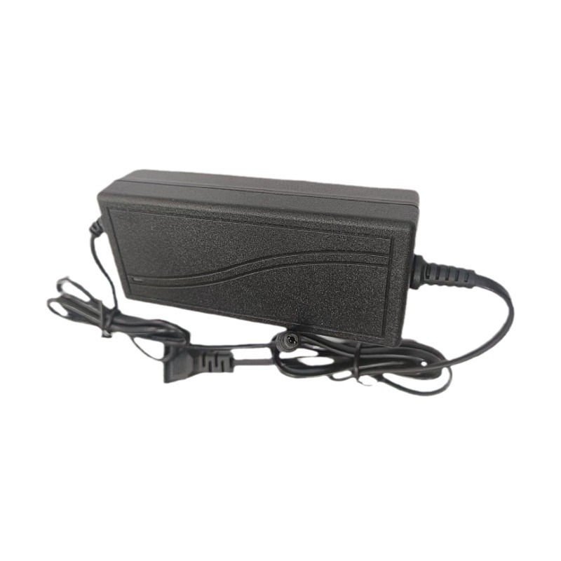 LiFePO4 punjač za baterije, višenaponska kompatibilnost (12.6V/16.8V/21V), ulaz 110-240V AC, izlaz DC21V 3A, ROHS certifikat