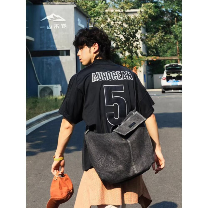 Tricou bărbați cu mânecă scurtă, croială lejeră, guler rotund, poliester, design broderie cu număr