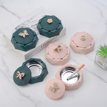 Scrumieră din plastic cu capac, design minimalist, de unică folosință, imprimare logo, posibilitate de personalizare