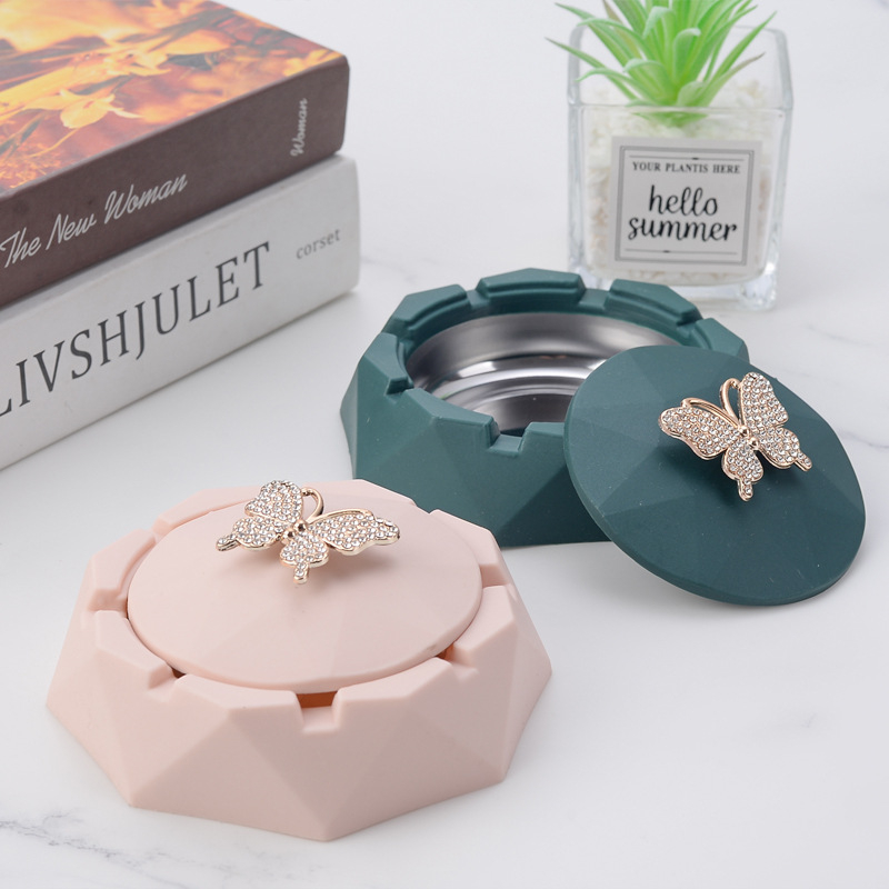 Scrumieră din plastic cu capac, design minimalist, de unică folosință, imprimare logo, posibilitate de personalizare