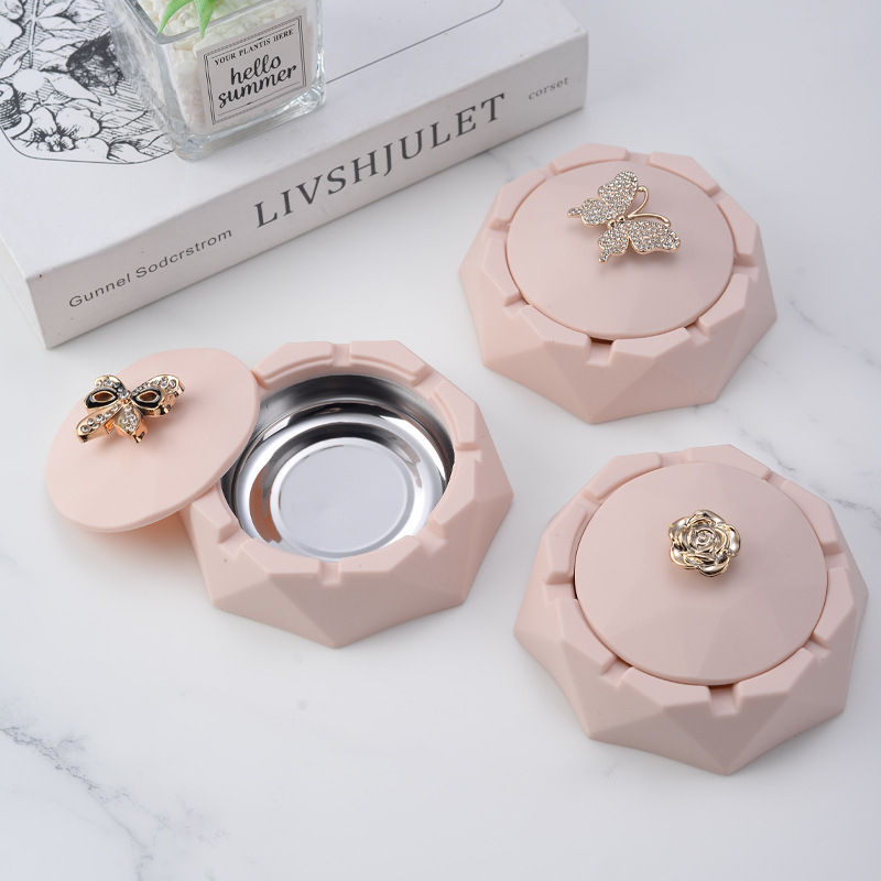 Scrumieră din plastic cu capac, design minimalist, de unică folosință, imprimare logo, posibilitate de personalizare