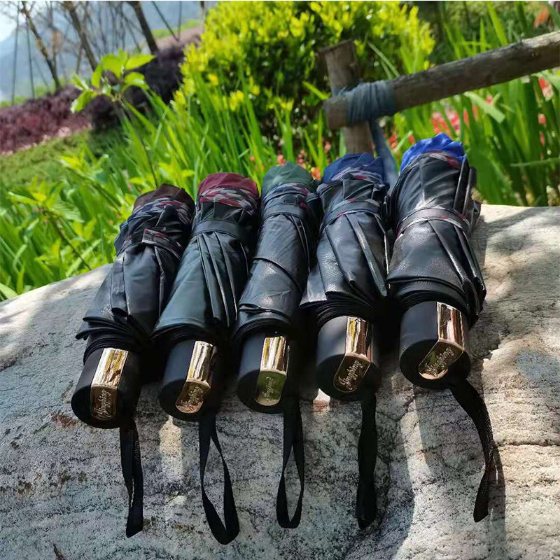 Reklám tri-fold összecsukható esernyő, 8 bordával, 190T anyag, kézi nyitás, logó nyomtatva, UPF > 50