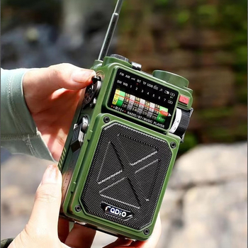 Vanjski radio s Bluetooth zvučnikom za nuždu, ugrađena baterija 2000–4000 mAh, Bluetooth 5.0, IPX3 vodootpornost, raspon frekvencija 100 Hz–20 kHz, izlazna snaga 5 W