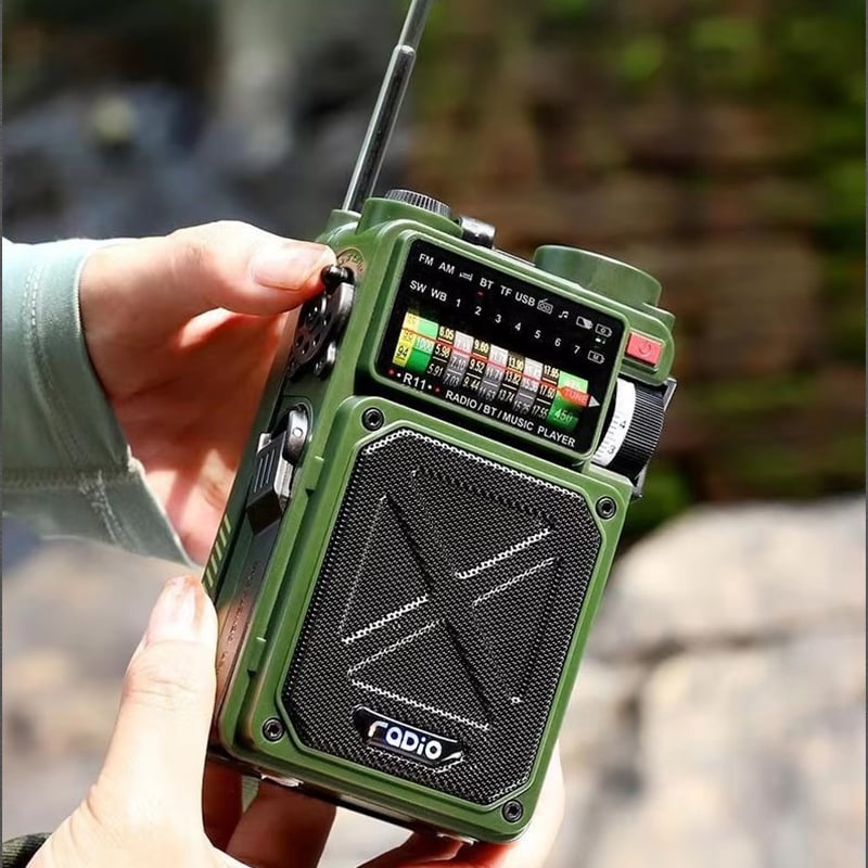 Vanjski radio s Bluetooth zvučnikom za nuždu, ugrađena baterija 2000–4000 mAh, Bluetooth 5.0, IPX3 vodootpornost, raspon frekvencija 100 Hz–20 kHz, izlazna snaga 5 W