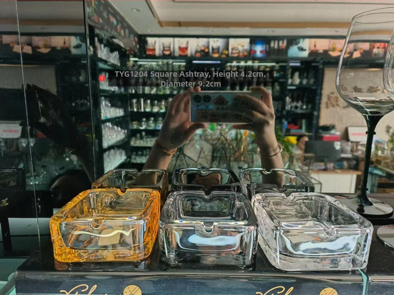 Cenușar de sticlă, Star Source brand, imprimare logo, personalizare disponibilă.