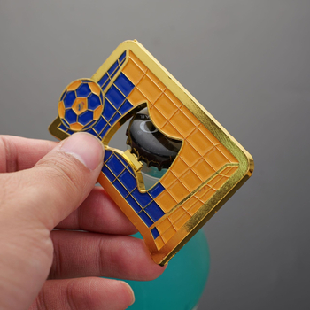 Otvarač za boce s magnetskim hladnjakom u obliku nogometne mreže - metal, mogućnost tiska logotipa, suvenir Svjetskog kupa