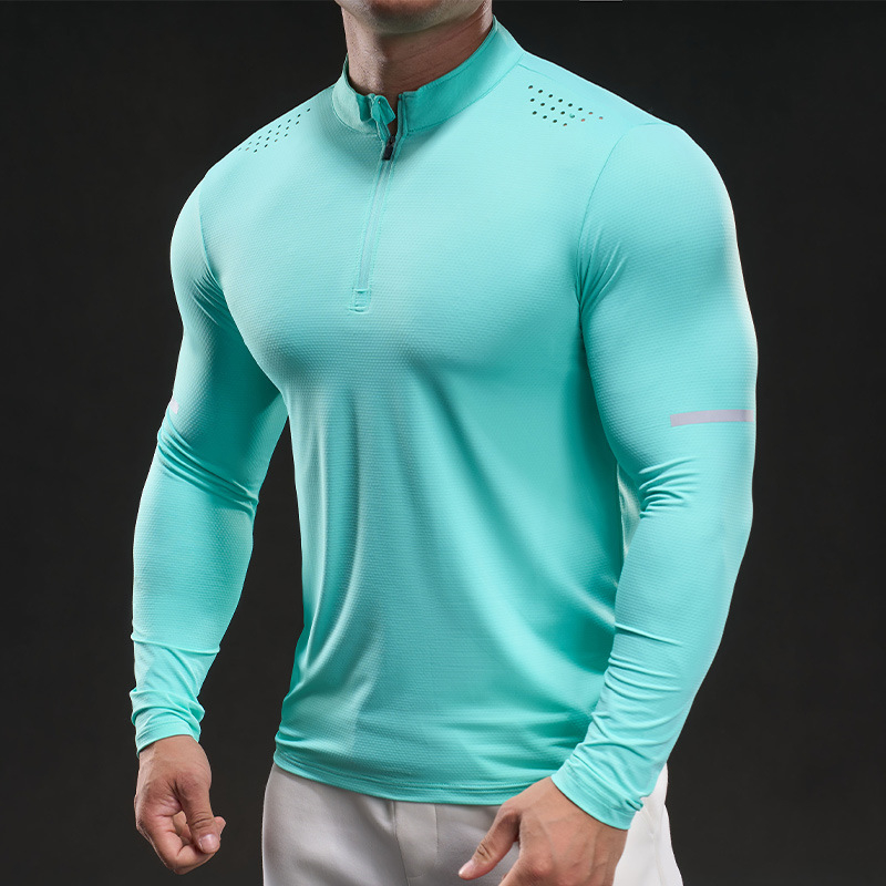 Slim-fit sportska majica od poliester 92% i spandexa 8%, okrugli ovratnik, kratki rukavi, geometrijski uzorak