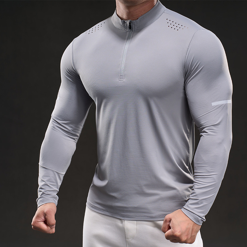 Slim-fit sportska majica od poliester 92% i spandexa 8%, okrugli ovratnik, kratki rukavi, geometrijski uzorak