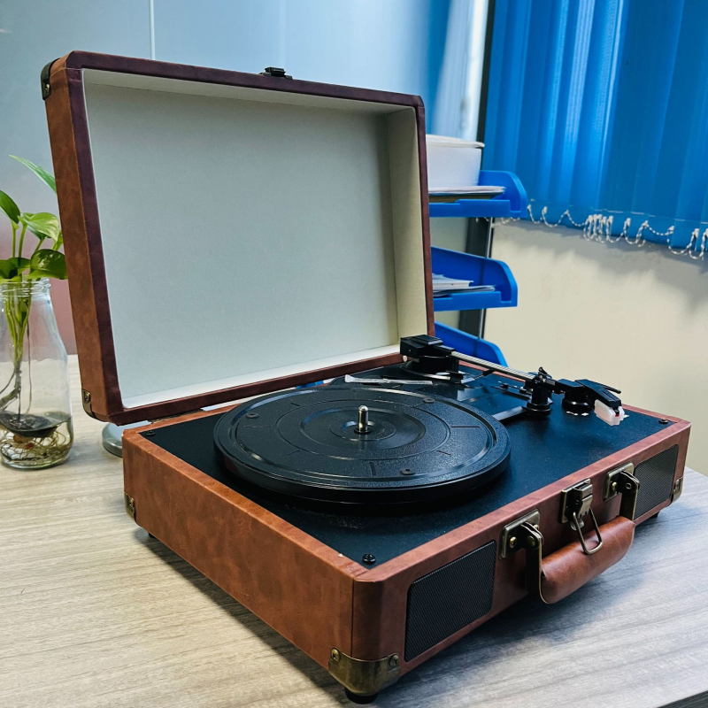 Turntable de vinil cu difuzor Bluetooth, design retro portabil, carcasă din lemn, difuzoare duale, Bluetooth 5.0, putere de 5W, alimentat cu baterie litiu
