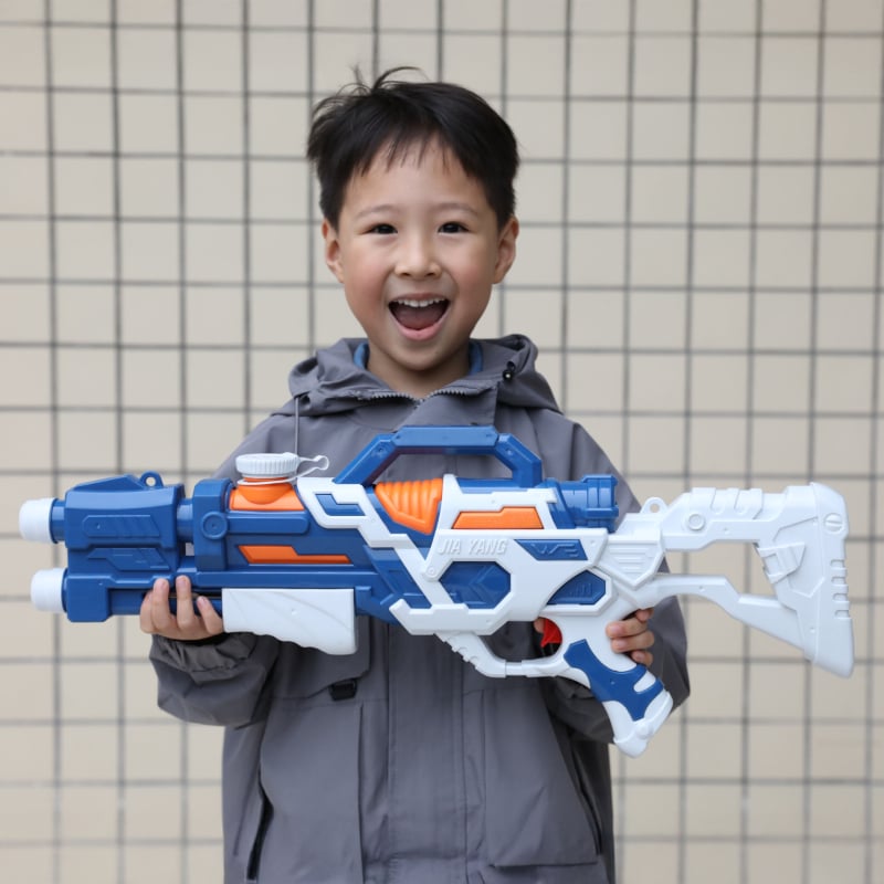 Dječji vodeni pištolj – dugački domet, visok tlak, plastični materijal, za uzrast 4–6 godina