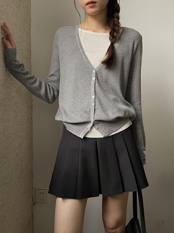 JK suknja s visokim strukom i vitkim krojem, A-linija, kratka, jednobojna, od poliestera s elastanom (<30%), proljeće 2026