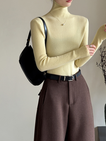 Πλεκτό πουλόβερ ακρυλικού με ψηλό λαιμό, στενή γραμμή, μακριά μανίκια, μινιμαλιστικό στυλ, φθινόπωρο 2025