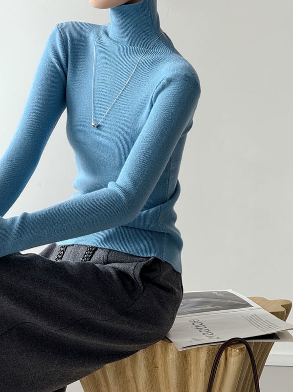 Πλεκτό πουλόβερ ακρυλικού με ψηλό λαιμό, στενή γραμμή, μακριά μανίκια, μινιμαλιστικό στυλ, φθινόπωρο 2025