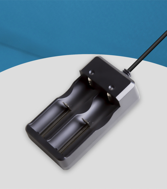 Brzi USB punjač za litijeve baterije Li‑ion, ulaz 5V, izlaz 4.2V 1A, kabel 30 cm, CE certifikat, serija 3.7/4.2V punjač