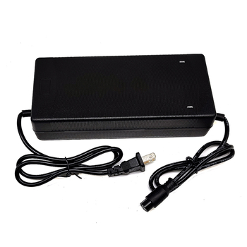 Sanjiitong automobilni startni punjač 12-24V, ulaz AC 100-240V, izlaz DC 12.6-16.8V 6A, CE/FCC certificirano