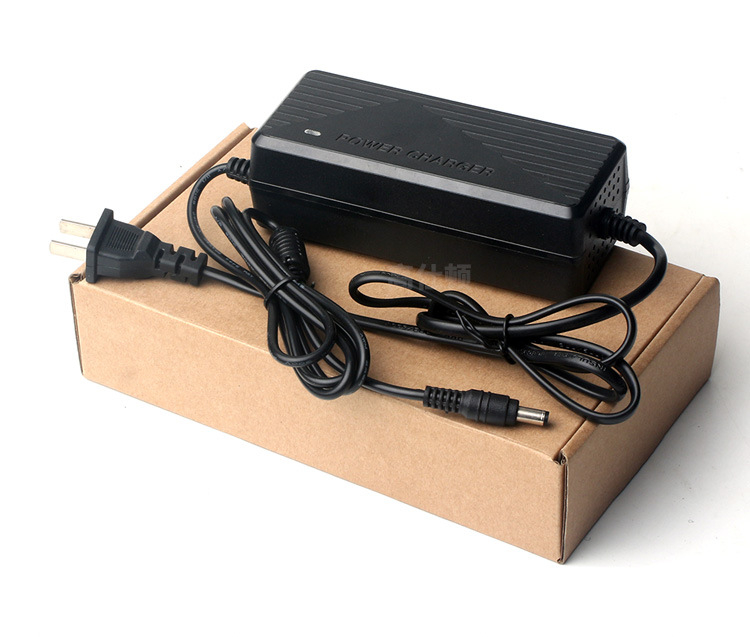 Goshton punjač litijevih baterija, 29.4V5A; ulaz AC100-240V; izlaz 29.4V5A; serija 29.4V; hlađenje ventilatorom