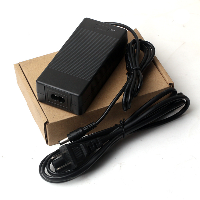 Goshton punjač litijevih baterija, 29.4V5A; ulaz AC100-240V; izlaz 29.4V5A; serija 29.4V; hlađenje ventilatorom