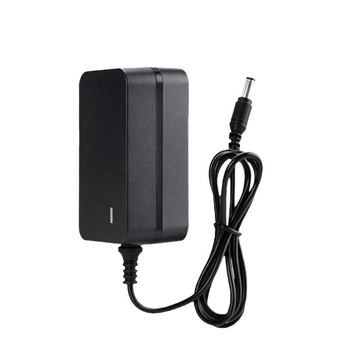 Punjač litijeve baterije, 8.4V, ulaz AC 100-240V, izlaz DC 8.4V 1A