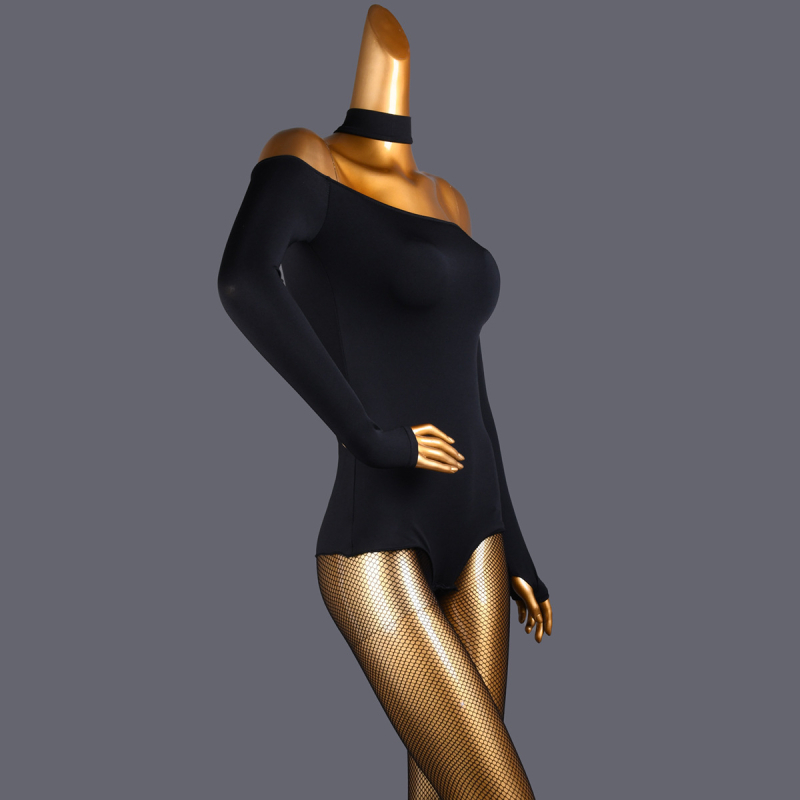 Moderen plesni top za latino i nacionalne plesove; tkanina spandex-poliester, 90% poliester; jednobojni uzorak; žene 18-24 godina