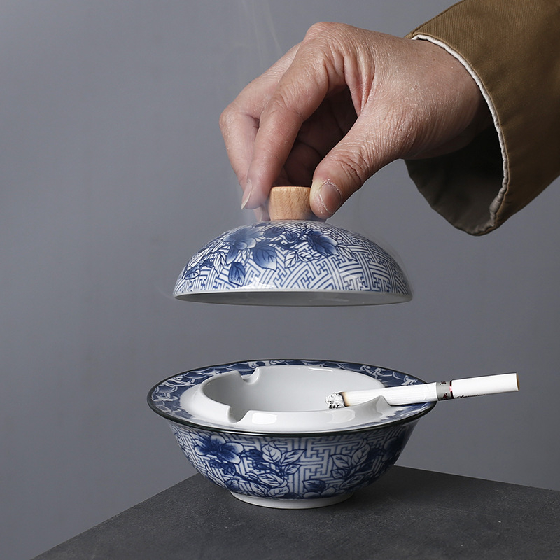 Porcelanski pepelnjak s poklopcem za dom i ured, sprječava raspršivanje pepela i spontanog izgaranja, moguć logotip po narudžbi.