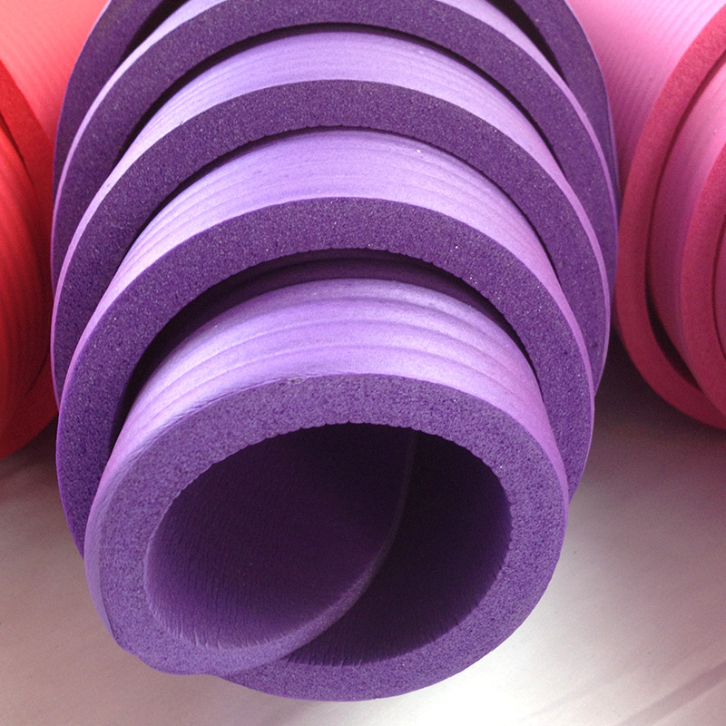 Joga podloga, NBR materijal, prugast uzorak, težina 1400 g, prilagodljiva, za fitness i oblikovanje tijela