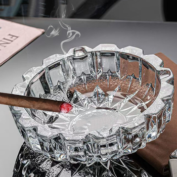 Pepeljara europskog stila od kristalnog stakla, minimalistički dizajn, otisnuti logo, pogodno kao poklon