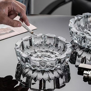 Pepeljara europskog stila od kristalnog stakla, minimalistički dizajn, otisnuti logo, pogodno kao poklon