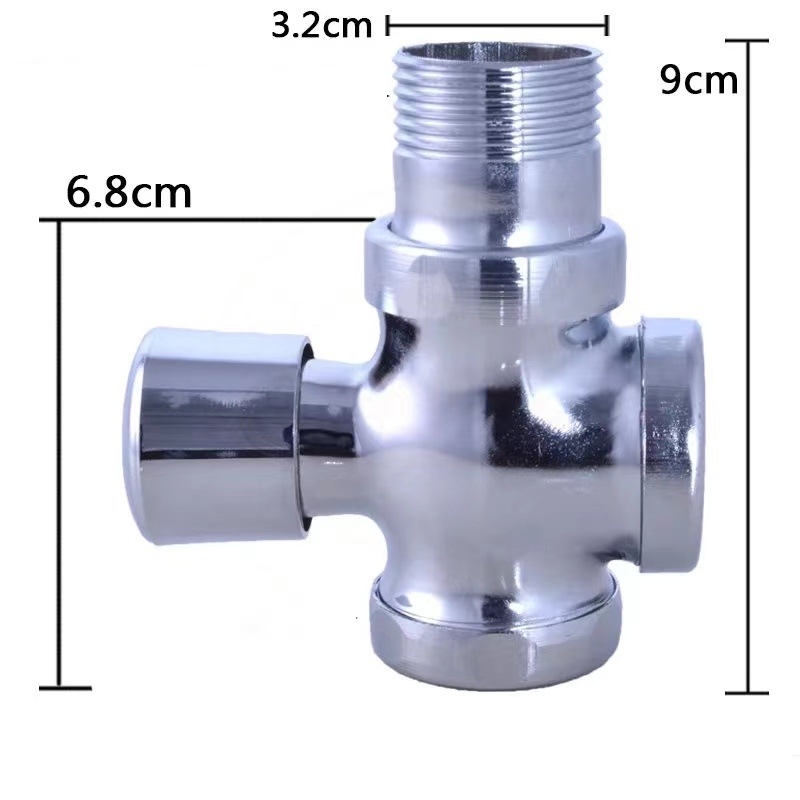 Kézi nyomású négyutas WC-öblítő szelep késleltetett záródással; réz-zink ötvözetből; 6 bar nyomás; 3–5 s öblítés