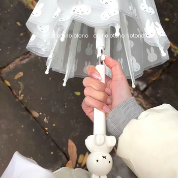 Umbrelă Miffy pentru adulți, cu schelet din fier având 8 nervuri, mâner din fier, pânză din plastic, deschidere și închidere manuală