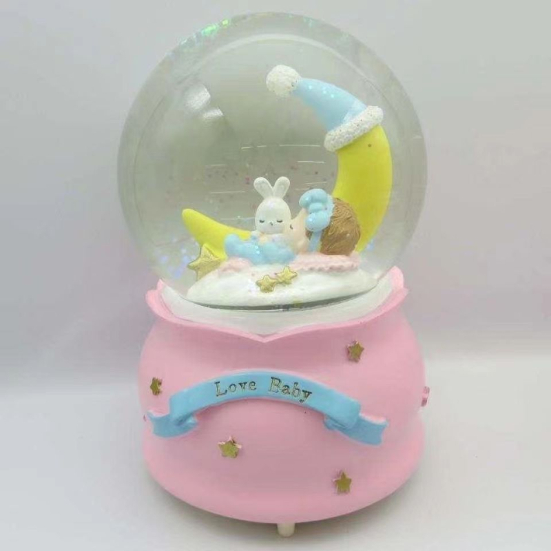 Crtić od smole kristalna kugla sa svjetlećom glazbenom kutijom – dekorativni ukras