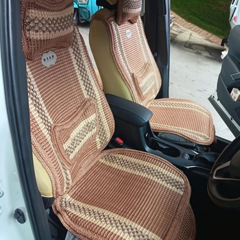 Auto jastuč za sjedalo s površinom Ice-Silk, prozračna konstrukcija, punjenje pamukom, universal za pet mjesta, sve sezone