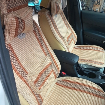 Auto jastuč za sjedalo s površinom Ice-Silk, prozračna konstrukcija, punjenje pamukom, universal za pet mjesta, sve sezone