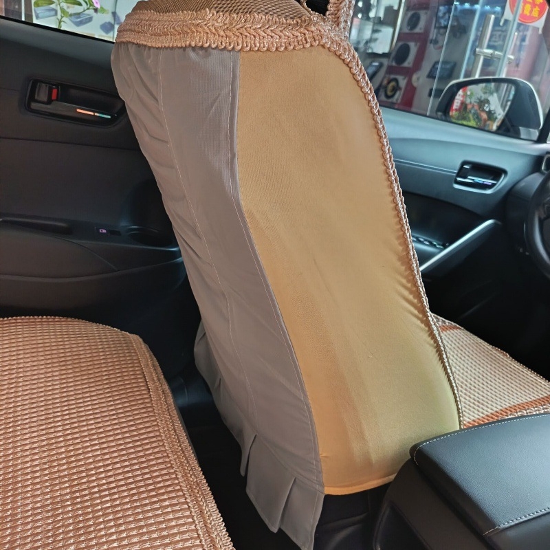 Auto jastuč za sjedalo s površinom Ice-Silk, prozračna konstrukcija, punjenje pamukom, universal za pet mjesta, sve sezone