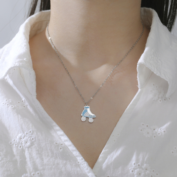 Κολιέ από ανοξείδωτο ατσάλι με σταυροειδή αλυσίδα και γεωμετρικό μενταγιόν, ηλεκτροπλατίωση (Υλικό: ανοξείδωτο ατσάλι; Διαδικασία: ηλεκτροπλατίωση; Αλυσίδα: σταυροειδής; Μενταγιόν: ανοξείδωτο ατσάλι; Για: unisex)