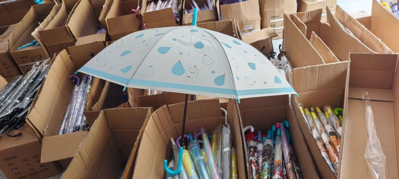 Παιδική ομπρέλα με μακριά λαβή, αυτόματο άνοιγμα, 8 βέργες, ατσάλινος σωλήνας, πλαστικό κάλυμμα 190T