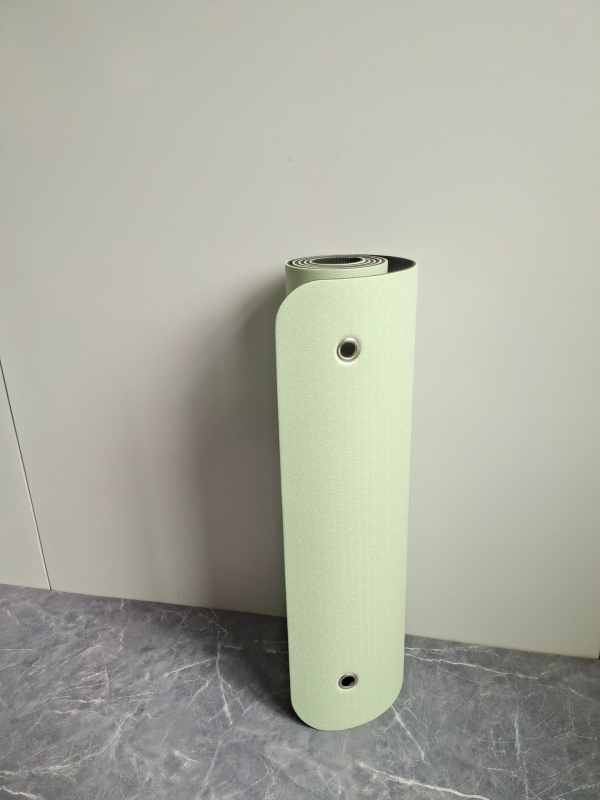 Perforirana joga podloga, materijal: Tpes, težina: 720 g, debljina: 6 mm, jednobojna