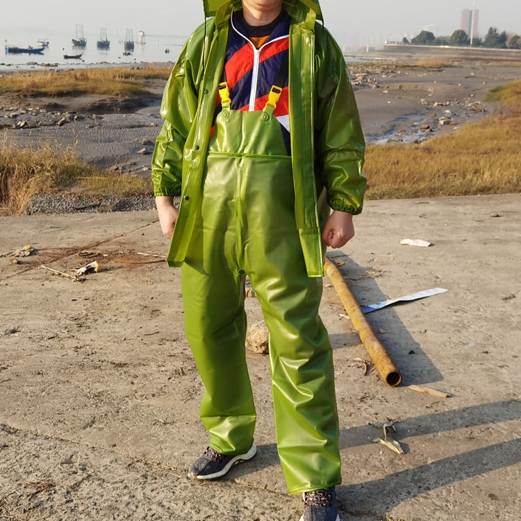 Σετ δύο τεμαχίων βροχής με τιράντες: παντελόνια βροχής και μπουφάν βροχής, PVC ύφασμα πάχους 40, για ενήλικες.